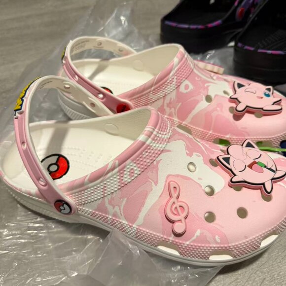 Pokémon x Crocs Classic Clog Jigglypuff - Picture 4 of 5